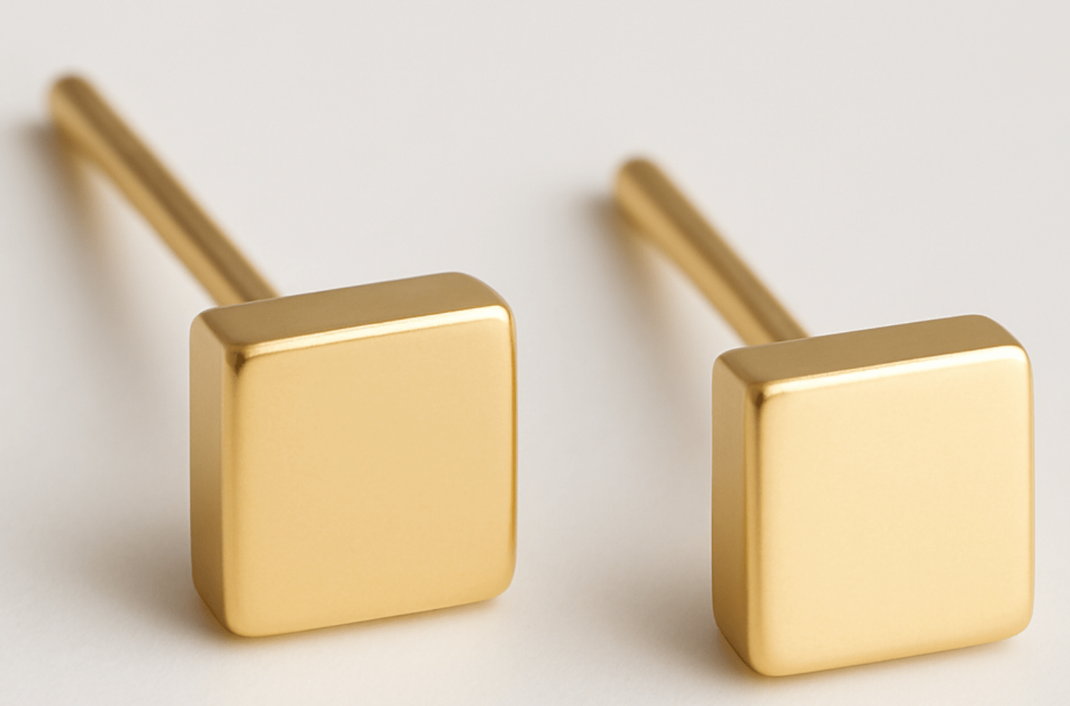Kleine Quadrat Ohrstecker Edelstahl - AnoaShop