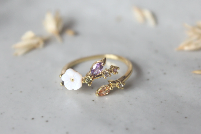 Flower Ring • Gold Flower Ring • Ring in Gold