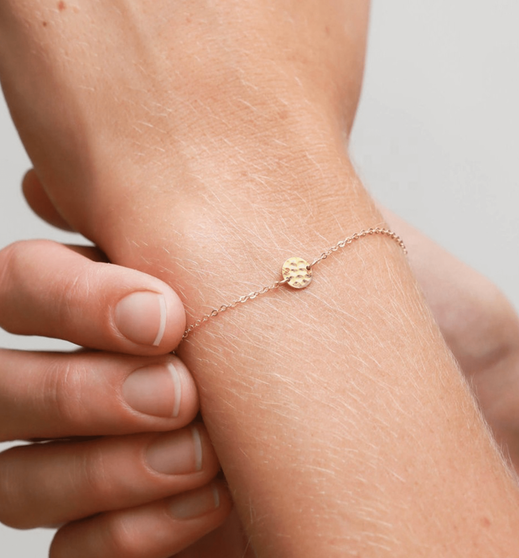 Armband gehämmertes Plättchen Edelstahl - AnoaShop