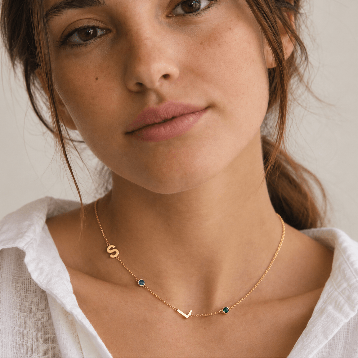 Buchstabe & Geburtsstein Kette – Fine - AnoaShop