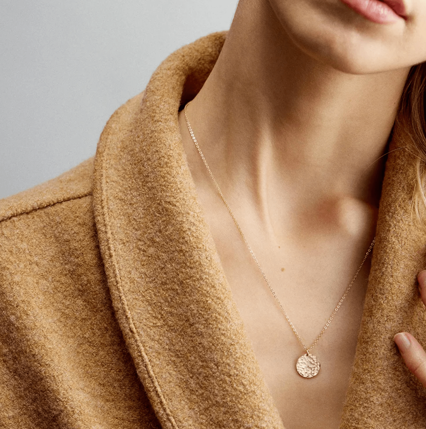 Stainless steel circle pendant chain - AnoaShop