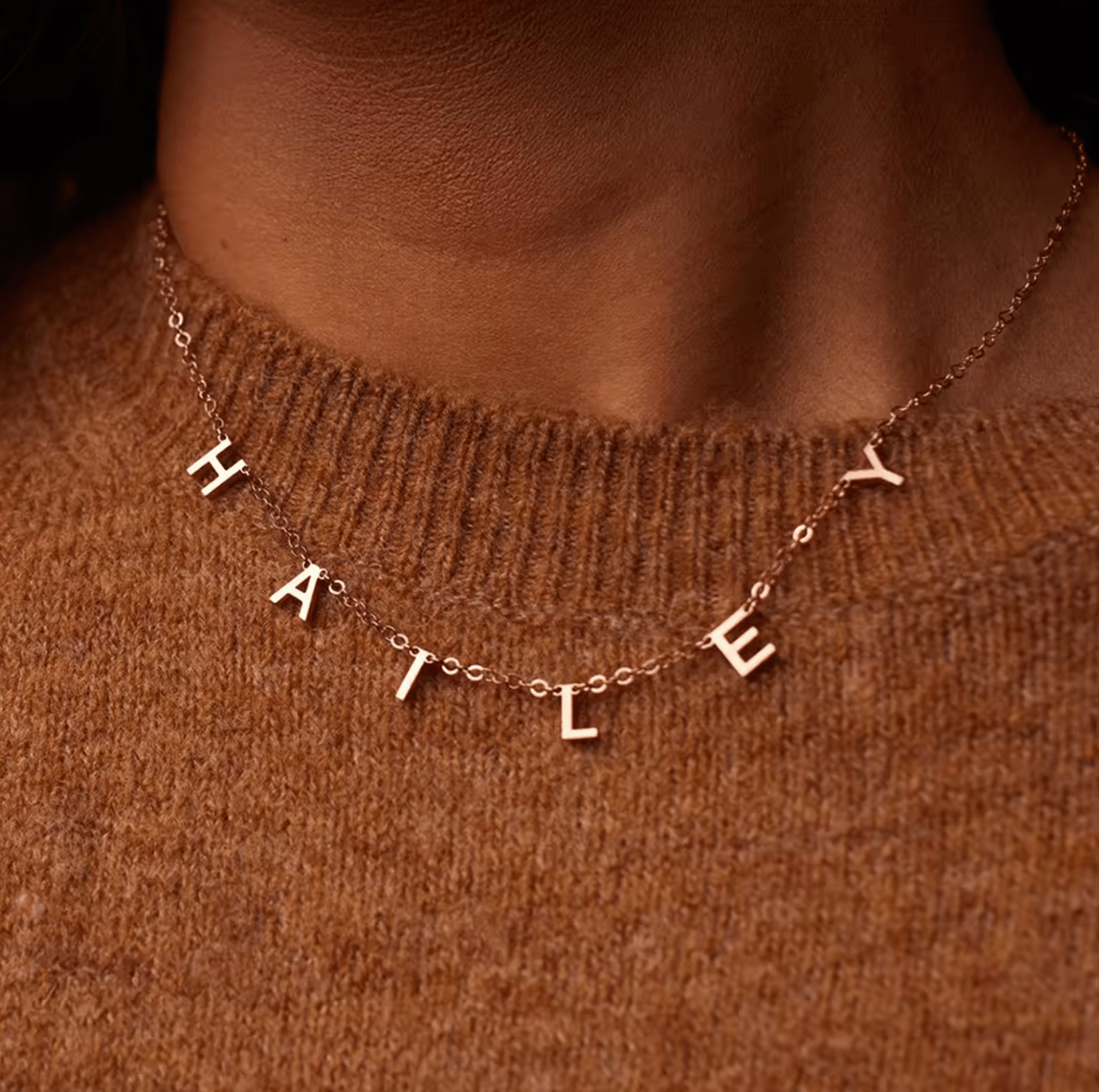 WATERPROOF LETTER NECKLACE - GOLD CHAIN - STAINLESS STEEL - AnoaShop